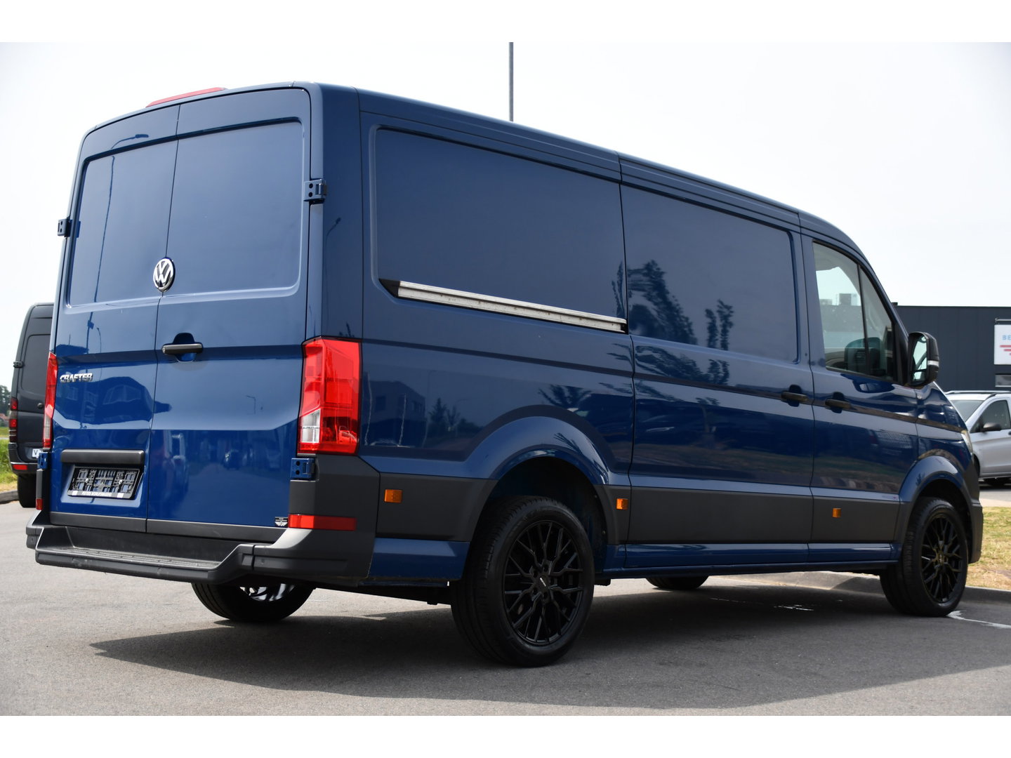 Volkswagen Crafter 35 2.0 TDI L3H2 PB Edition Cruise, Carplay, LED, Multimedia, Sensoren, Voorruit verwarming, 140pk, Automaat, Uniek!