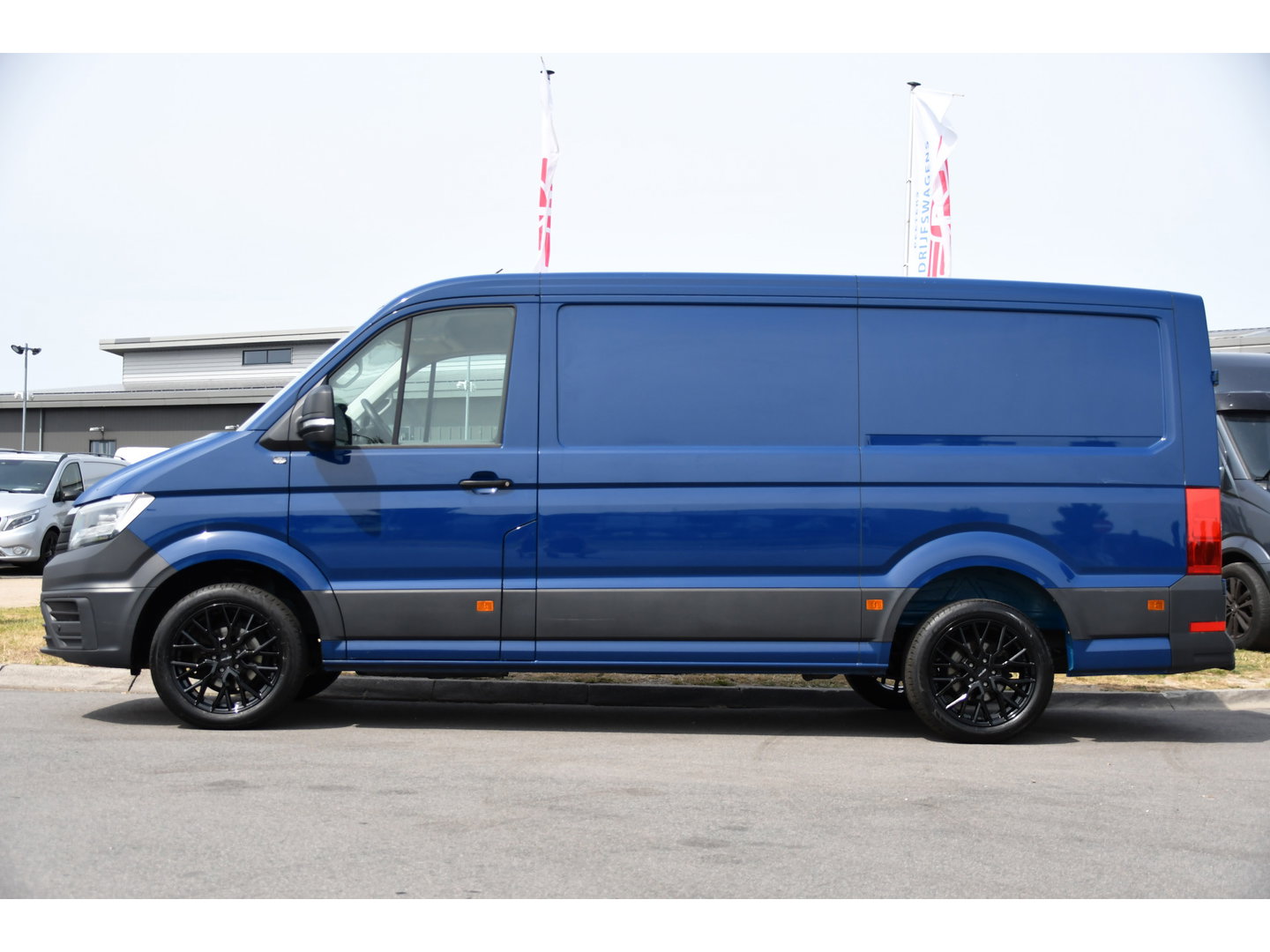 Volkswagen Crafter 35 2.0 TDI L3H2 PB Edition Cruise, Carplay, LED, Multimedia, Sensoren, Voorruit verwarming, 140pk, Automaat, Uniek!