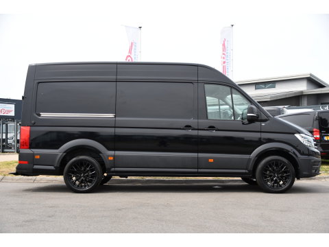 Volkswagen Crafter 35 2.0 TDI L3H3 Black Edition Camera, Adaptieve Cruise, Carplay, LED, Trekhaak, Voorruitverwarming, Sensoren, 177pk, Automaat, Uniek!