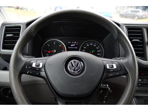 Volkswagen Crafter 35 2.0 TDI L3H3 Black Edition Camera, Adaptieve Cruise, Carplay, LED, Trekhaak, Voorruitverwarming, Sensoren, 177pk, Automaat, Uniek!