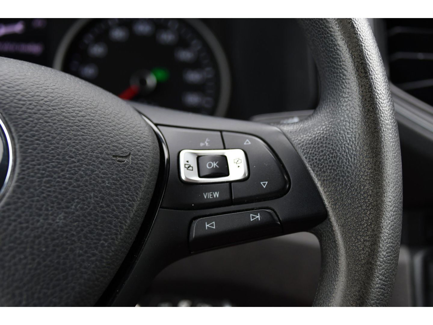 Volkswagen Crafter 35 2.0 TDI L3H3 Black Edition Camera, Adaptieve Cruise, Carplay, LED, Trekhaak, Voorruitverwarming, Sensoren, 177pk, Automaat, Uniek!