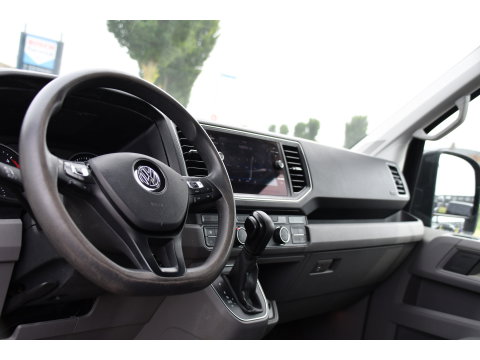 Volkswagen Crafter 35 2.0 TDI L3H3 Black Edition Camera, Adaptieve Cruise, Carplay, LED, Trekhaak, Voorruitverwarming, Sensoren, 177pk, Automaat, Uniek!