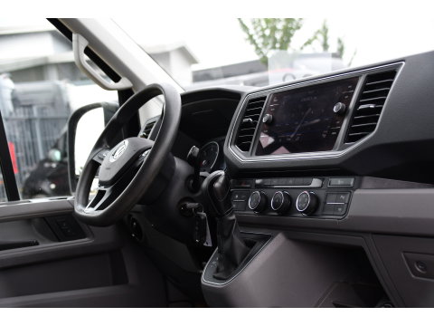 Volkswagen Crafter 35 2.0 TDI L3H3 Black Edition Camera, Adaptieve Cruise, Carplay, LED, Trekhaak, Voorruitverwarming, Sensoren, 177pk, Automaat, Uniek!