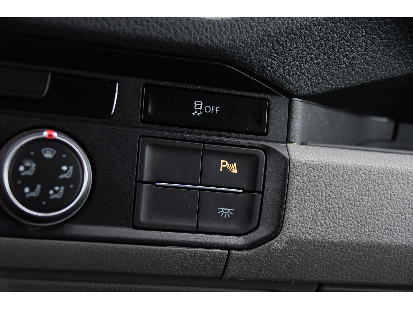 Volkswagen Crafter 35 2.0 TDI L3H3 Black Edition Camera, Adaptieve Cruise, Carplay, LED, Trekhaak, Voorruitverwarming, Sensoren, 177pk, Automaat, Uniek!