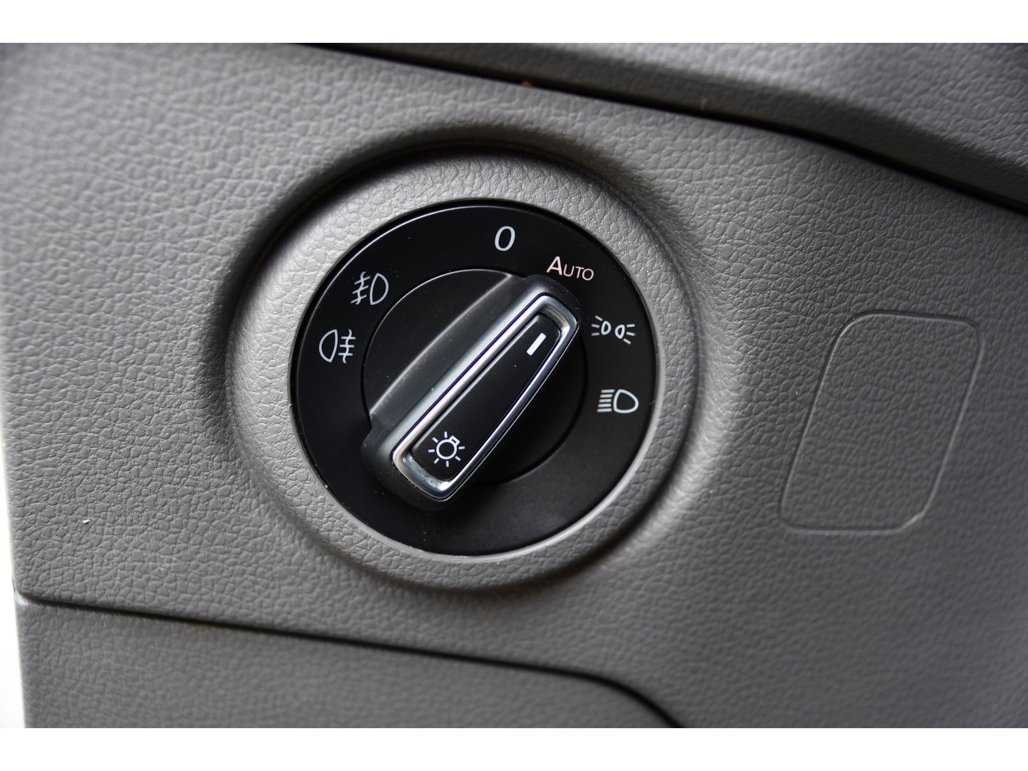 Volkswagen Crafter 35 2.0 TDI L3H3 Black Edition Camera, Adaptieve Cruise, Carplay, LED, Trekhaak, Voorruitverwarming, Sensoren, 177pk, Automaat, Uniek!