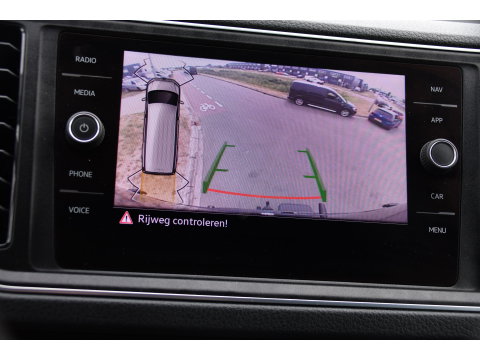 Volkswagen Crafter 35 2.0 TDI L3H3 Black Edition Camera, Adaptieve Cruise, Carplay, LED, Trekhaak, Voorruitverwarming, Sensoren, 177pk, Automaat, Uniek!