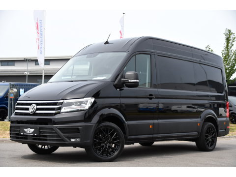 Volkswagen Crafter 35 2.0 TDI L3H3 Black Edition Camera, Adaptieve Cruise, Carplay, LED, Trekhaak, Voorruitverwarming, Sensoren, 177pk, Automaat, Uniek!