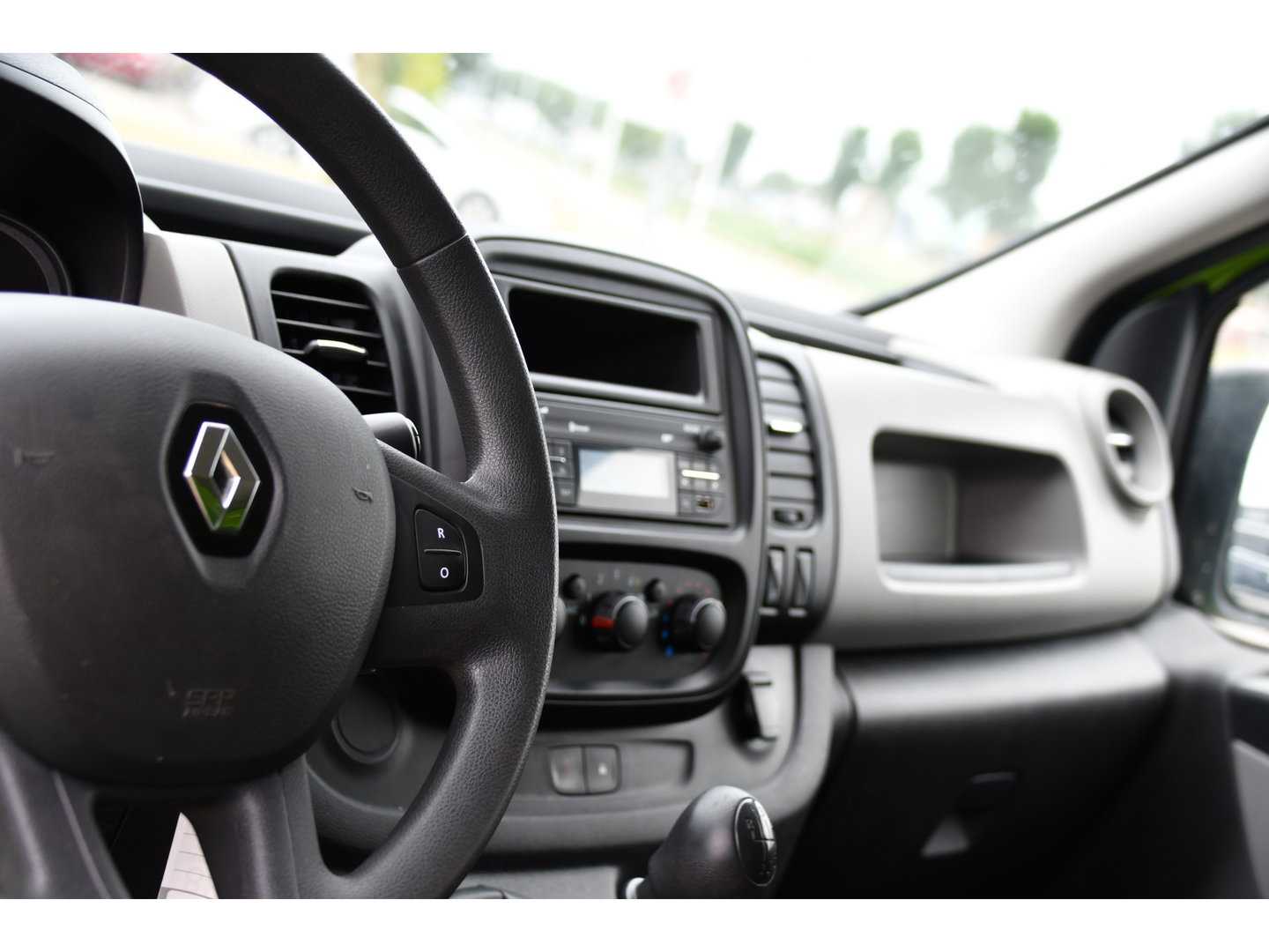 Renault Trafic 1.6 dCi T29 L2H1 Edition Cruise, Airco, 2 x Schuifdeur, 125pk, Sensoren, Trekhaak, Radio, Uniek!