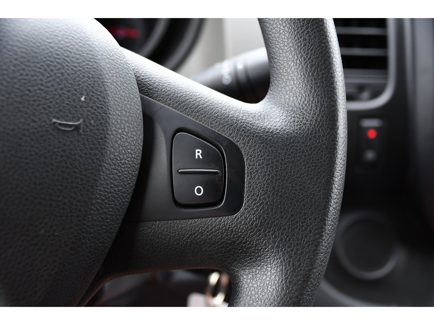 Renault Trafic 1.6 dCi T29 L2H1 Edition Cruise, Airco, 2 x Schuifdeur, 125pk, Sensoren, Trekhaak, Radio, Uniek!