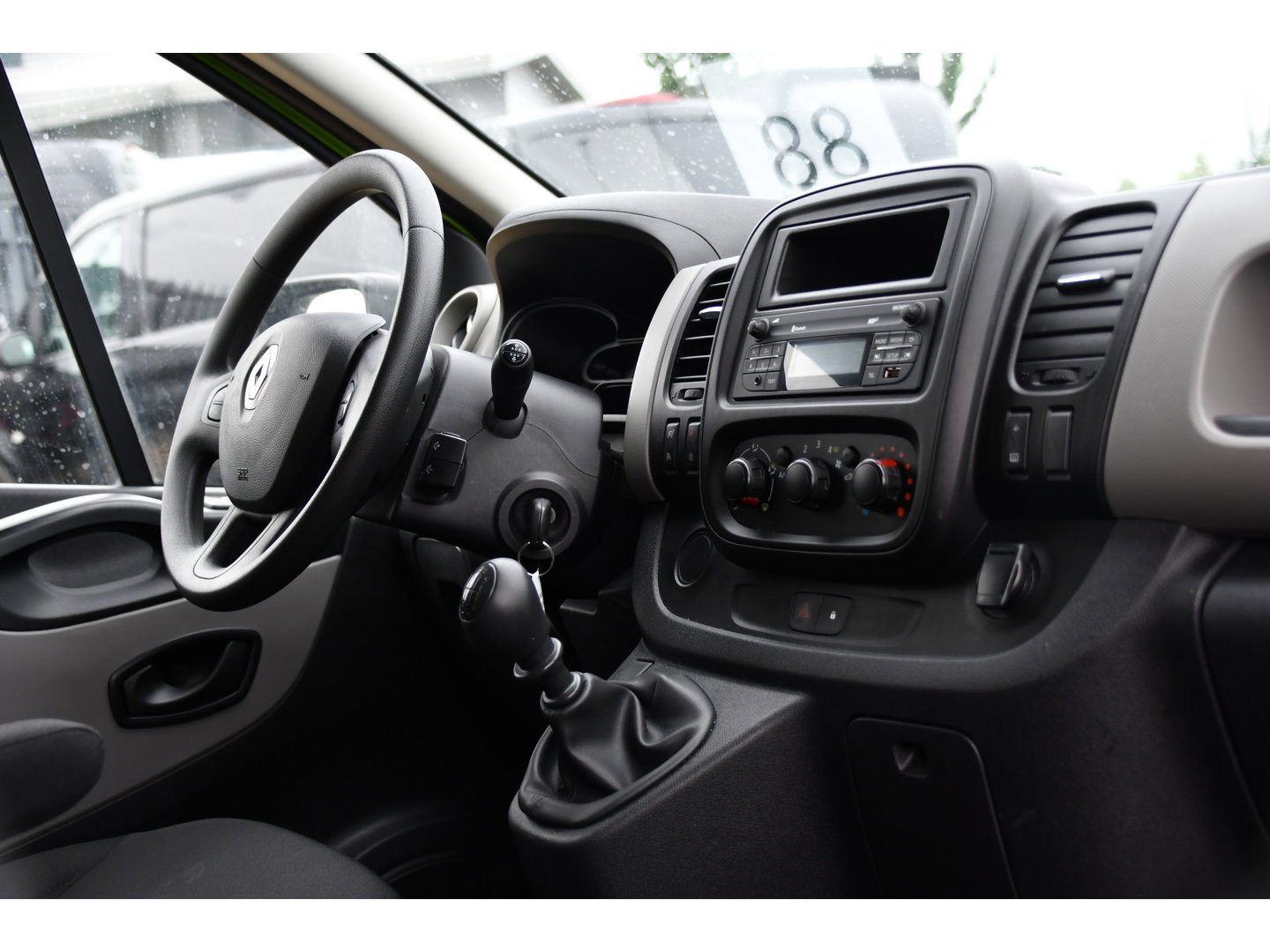 Renault Trafic 1.6 dCi T29 L2H1 Edition Cruise, Airco, 2 x Schuifdeur, 125pk, Sensoren, Trekhaak, Radio, Uniek!