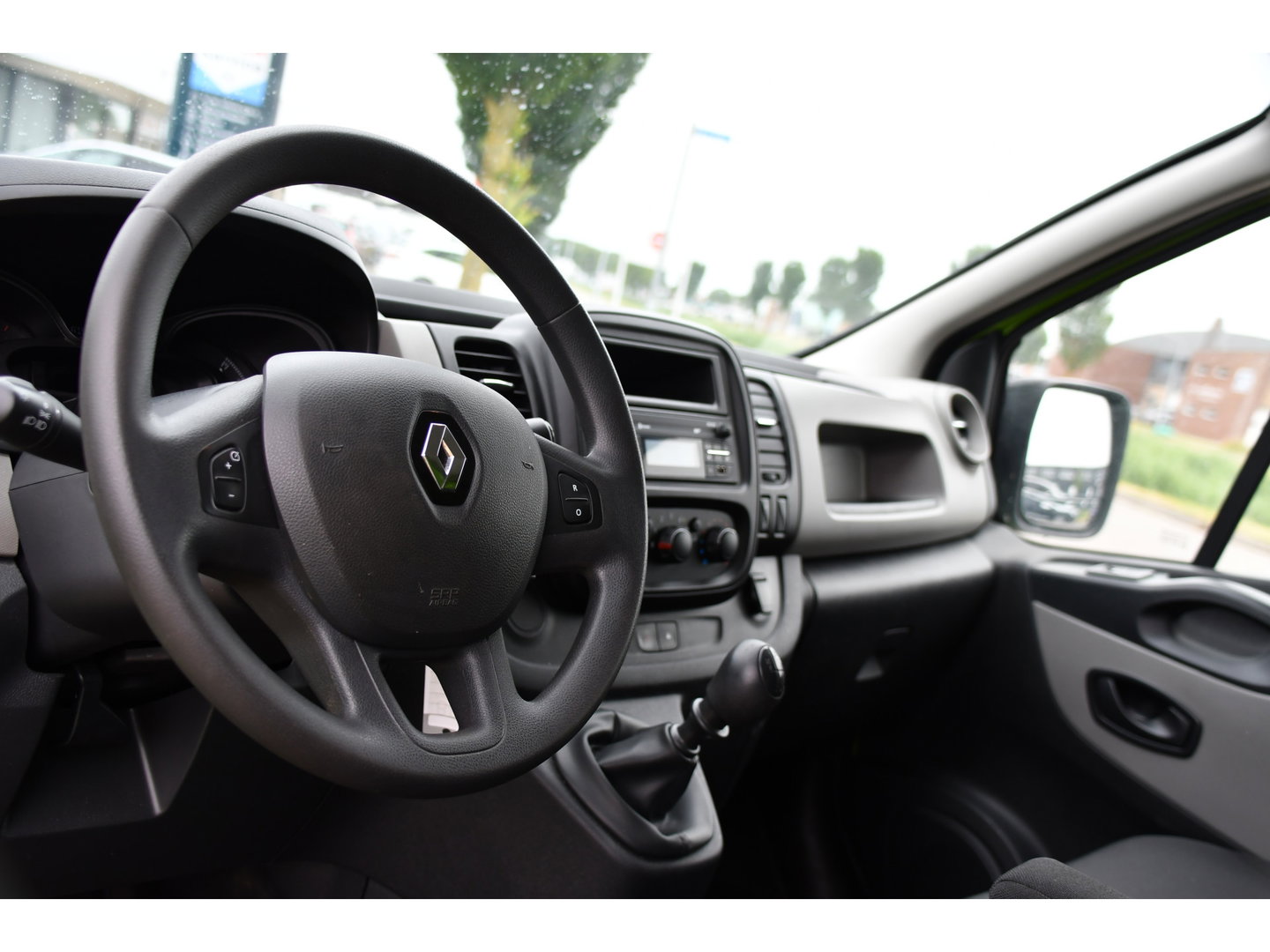 Renault Trafic 1.6 dCi T29 L2H1 Edition Cruise, Airco, 2 x Schuifdeur, 125pk, Sensoren, Trekhaak, Radio, Uniek!
