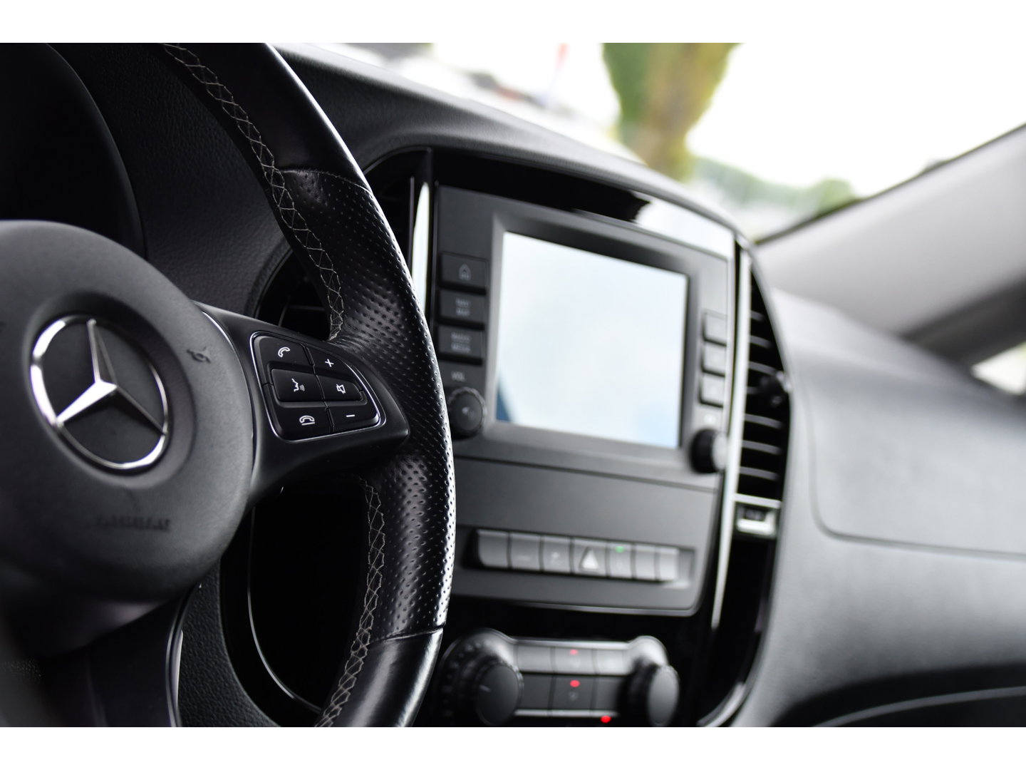 Mercedes-Benz Vito 119 CDI L2 PB Edition Camera, Cruise, Carplay, 190pk, LED, Multimedia, Automaat, Uniek!