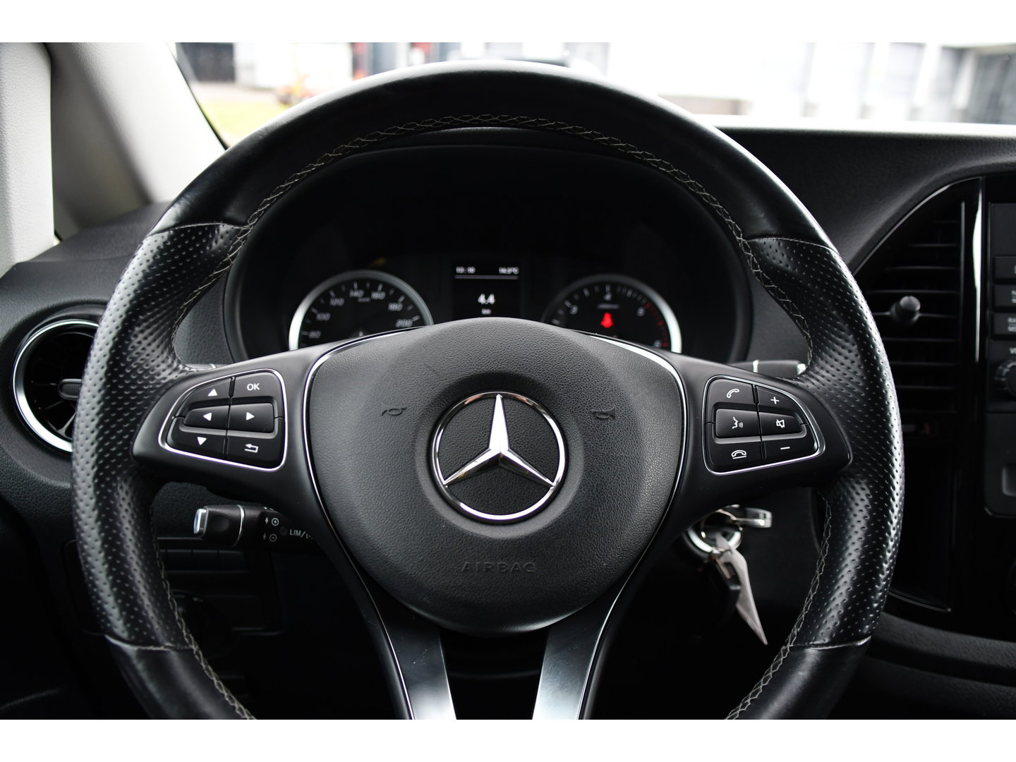 Mercedes-Benz Vito 119 CDI L2 PB Edition Camera, Cruise, Carplay, 190pk, LED, Multimedia, Automaat, Uniek!