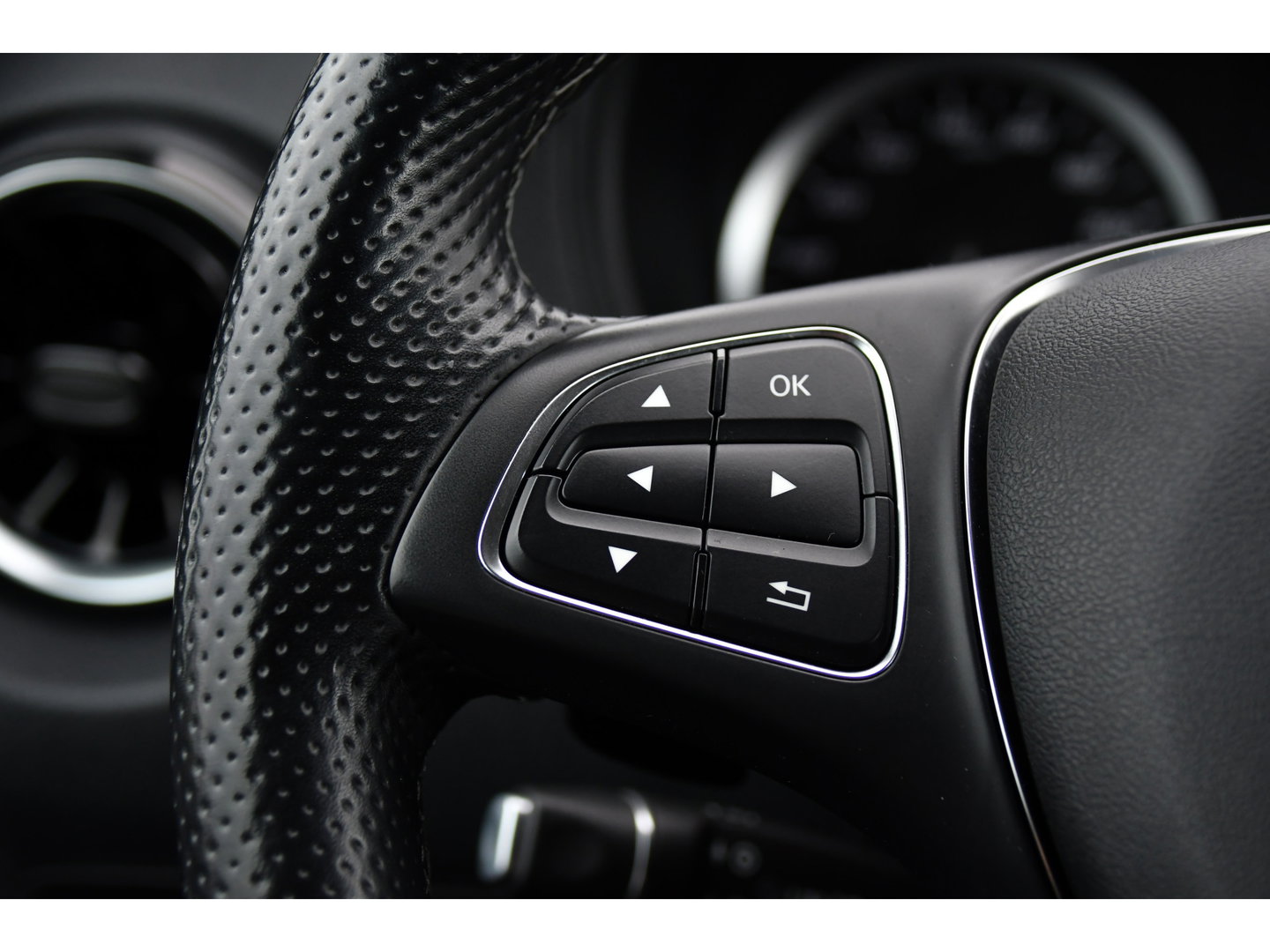 Mercedes-Benz Vito 119 CDI L2 PB Edition Camera, Cruise, Carplay, 190pk, LED, Multimedia, Automaat, Uniek!