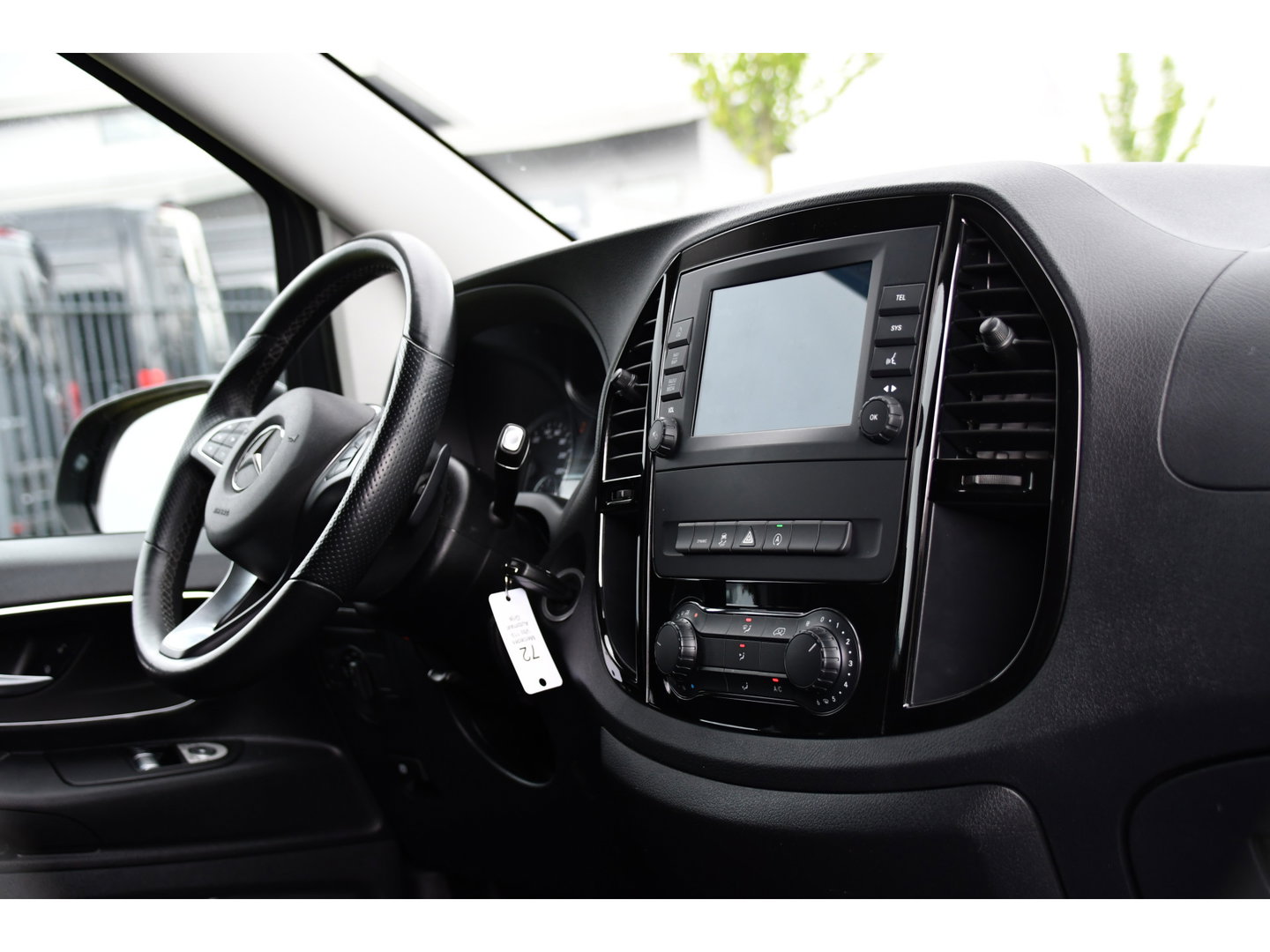 Mercedes-Benz Vito 119 CDI L2 PB Edition Camera, Cruise, Carplay, 190pk, LED, Multimedia, Automaat, Uniek!