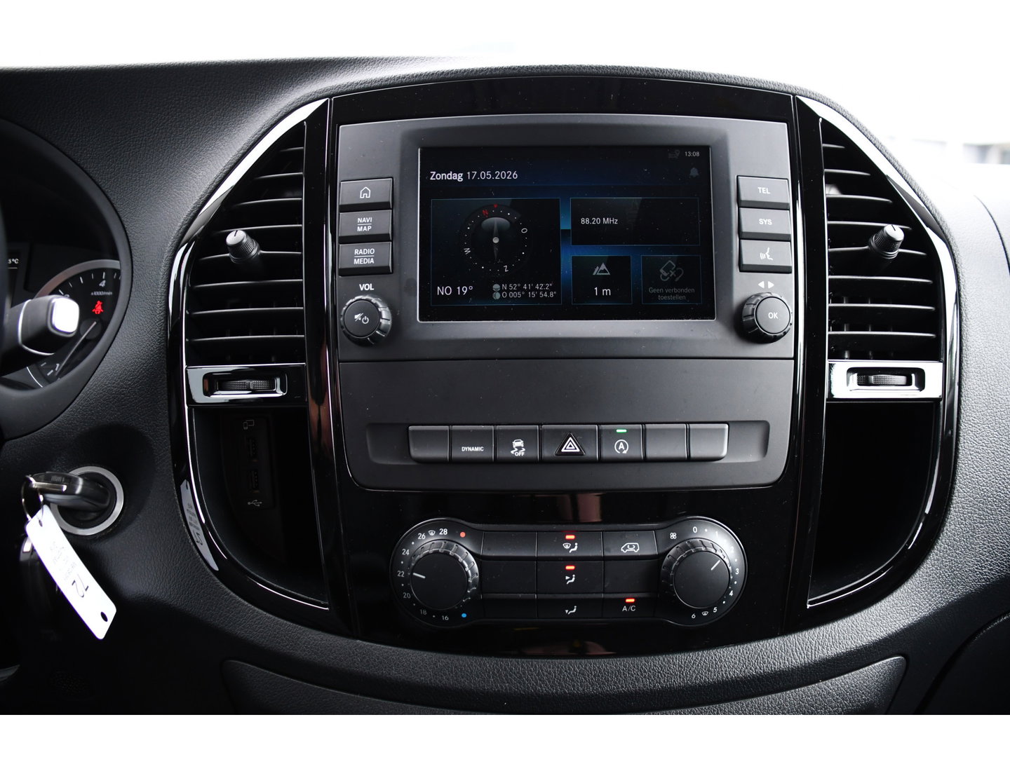 Mercedes-Benz Vito 119 CDI L2 PB Edition Camera, Cruise, Carplay, 190pk, LED, Multimedia, Automaat, Uniek!