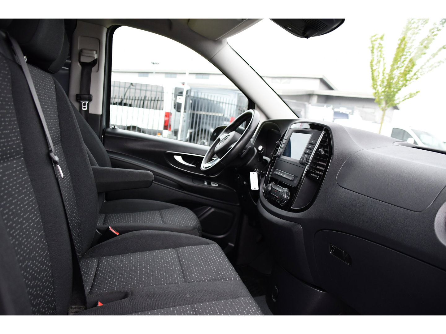 Mercedes-Benz Vito 119 CDI L2 PB Edition Camera, Cruise, Carplay, 190pk, LED, Multimedia, Automaat, Uniek!