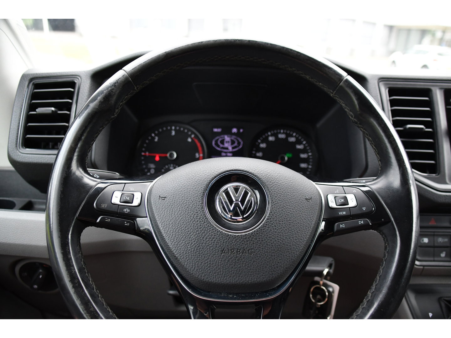 Volkswagen Crafter 35 2.0 TDI L3H3 Highline Black Edition Camera, Cruise, Carplay, LED, Clima, Automaat, Trekhaak, Sensoren, Uniek!