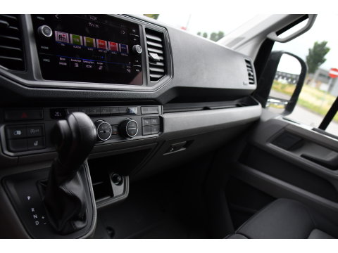 Volkswagen Crafter 35 2.0 TDI L3H3 Highline Black Edition Camera, Cruise, Carplay, LED, Clima, Automaat, Trekhaak, Sensoren, Uniek!