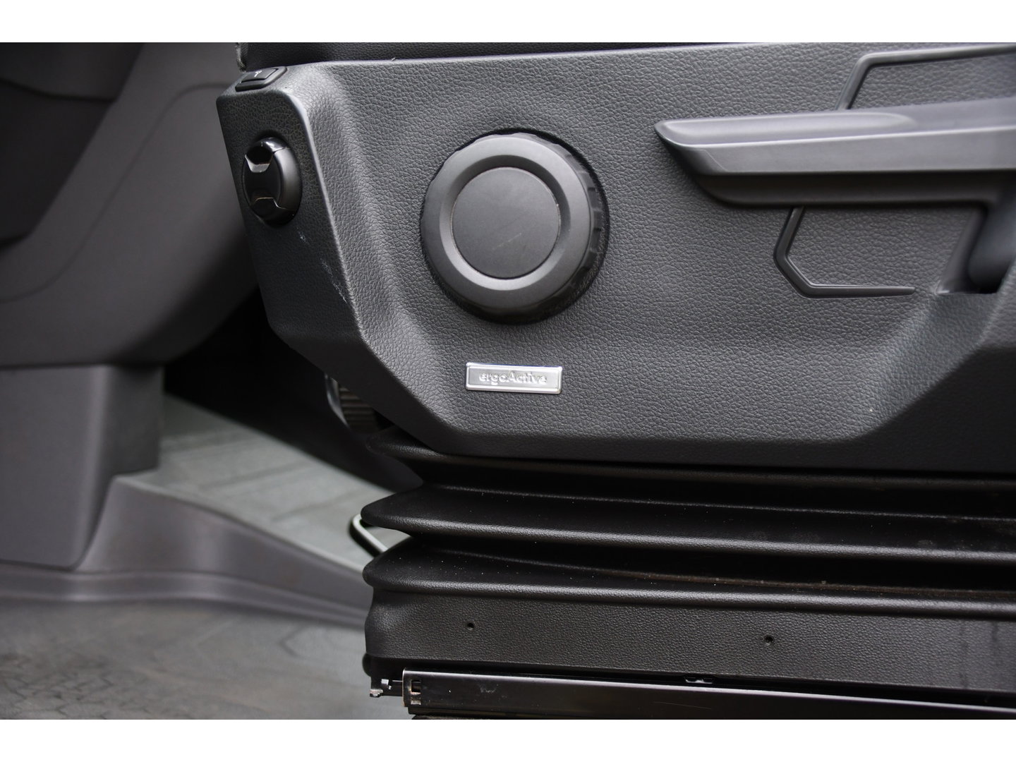 Volkswagen Crafter 35 2.0 TDI L3H3 Highline Black Edition Camera, Cruise, Carplay, LED, Clima, Automaat, Trekhaak, Sensoren, Uniek!