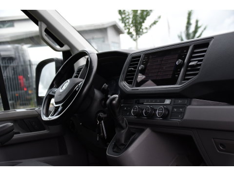 Volkswagen Crafter 35 2.0 TDI L3H3 Highline Black Edition Camera, Cruise, Carplay, LED, Clima, Automaat, Trekhaak, Sensoren, Uniek!