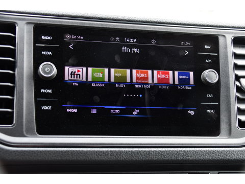 Volkswagen Crafter 35 2.0 TDI L3H3 Highline Black Edition Camera, Cruise, Carplay, LED, Clima, Automaat, Trekhaak, Sensoren, Uniek!