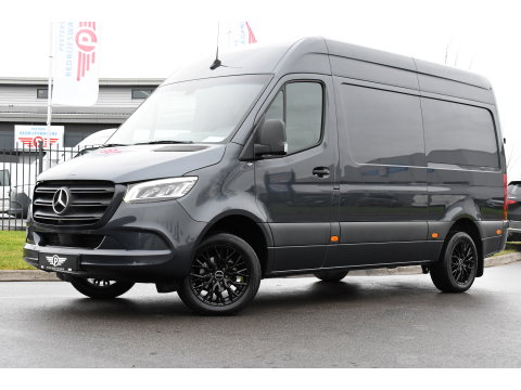 Mercedes-Benz Sprinter 315 1.9 CDI L2H2 RWD PB Edition Camera, Carplay, LED, 3500kg Trekhaak, Mbux, 150pk, Automaat, Clima, Stoelverwarming, Uniek!