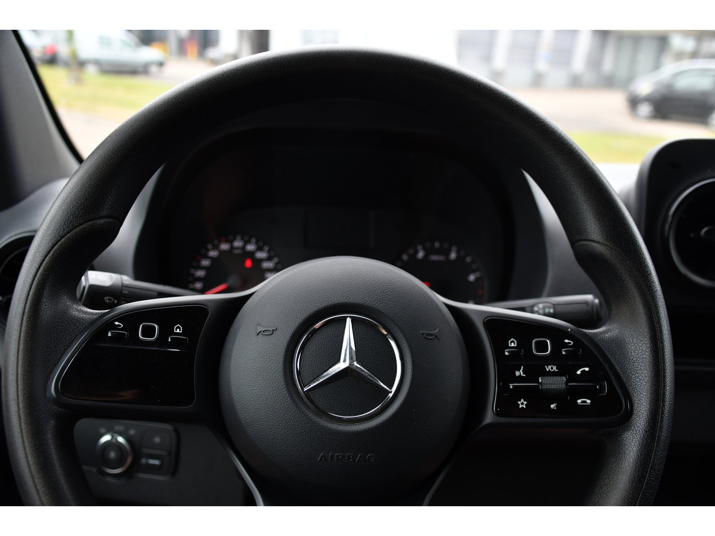 Mercedes-Benz Sprinter 315 1.9 CDI L2H2 RWD PB Edition Camera, Carplay, LED, 3500kg Trekhaak, Mbux, 150pk, Automaat, Clima, Stoelverwarming, Uniek!