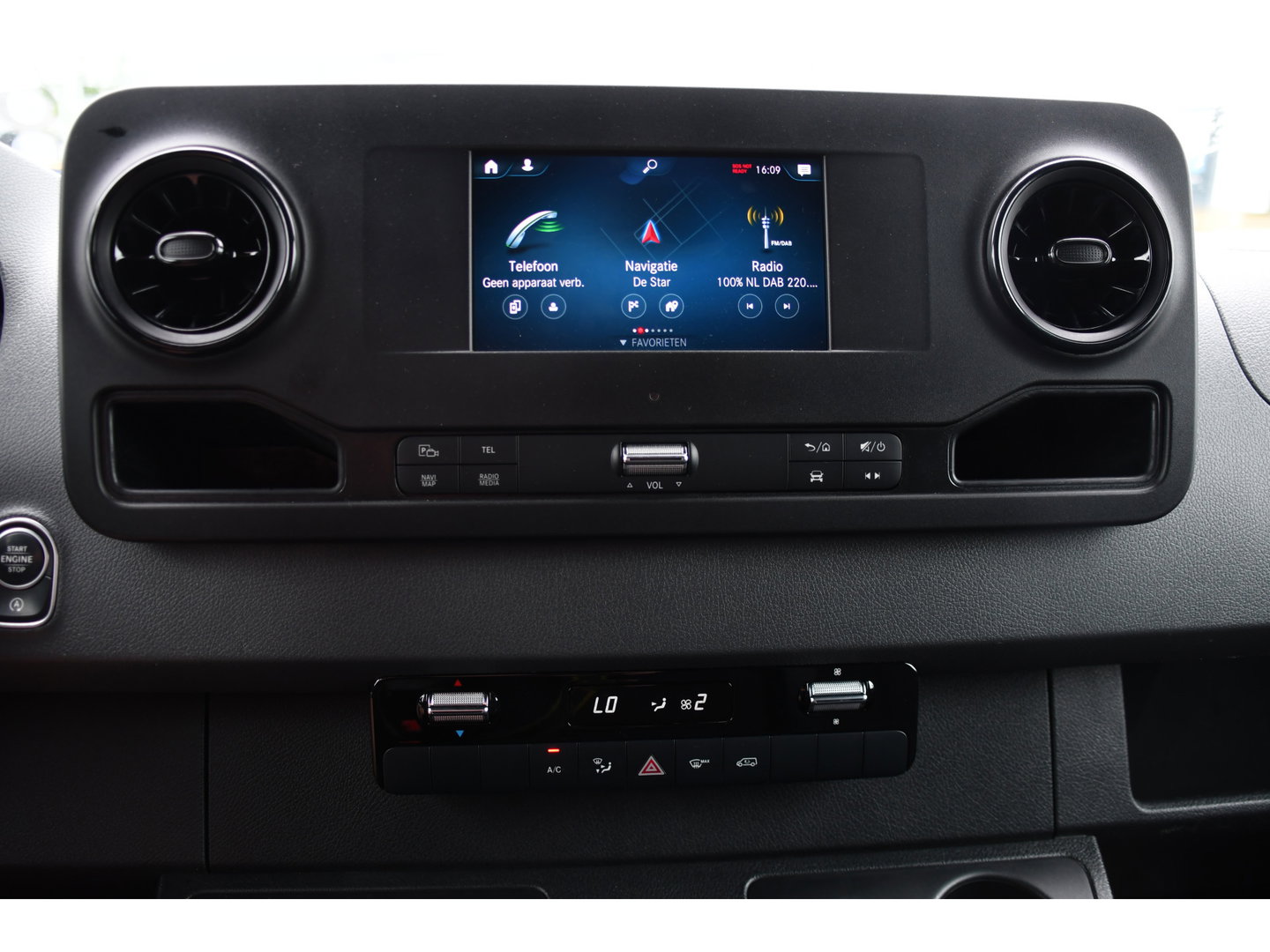 Mercedes-Benz Sprinter 315 1.9 CDI L2H2 RWD PB Edition Camera, Carplay, LED, 3500kg Trekhaak, Mbux, 150pk, Automaat, Clima, Stoelverwarming, Uniek!