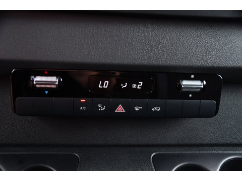Mercedes-Benz Sprinter 315 1.9 CDI L2H2 RWD PB Edition Camera, Carplay, LED, 3500kg Trekhaak, Mbux, 150pk, Automaat, Clima, Stoelverwarming, Uniek!