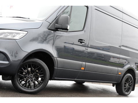 Mercedes-Benz Sprinter 315 1.9 CDI L2H2 RWD PB Edition Camera, Carplay, LED, 3500kg Trekhaak, Mbux, 150pk, Automaat, Clima, Stoelverwarming, Uniek!