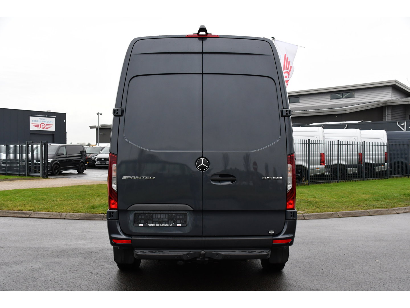 Mercedes-Benz Sprinter 315 1.9 CDI L2H2 RWD PB Edition Camera, Carplay, LED, 3500kg Trekhaak, Mbux, 150pk, Automaat, Clima, Stoelverwarming, Uniek!