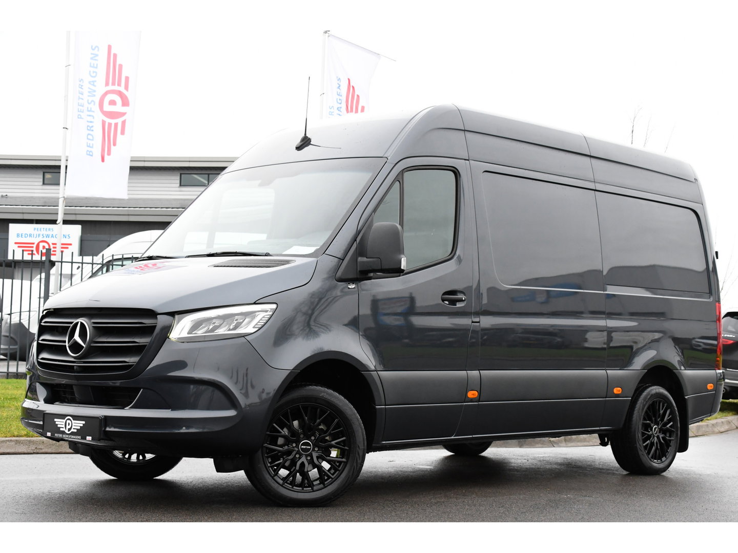 Mercedes-Benz Sprinter 315 1.9 CDI L2H2 RWD PB Edition Camera, Carplay, LED, 3500kg Trekhaak, Mbux, 150pk, Automaat, Clima, Stoelverwarming, Uniek!