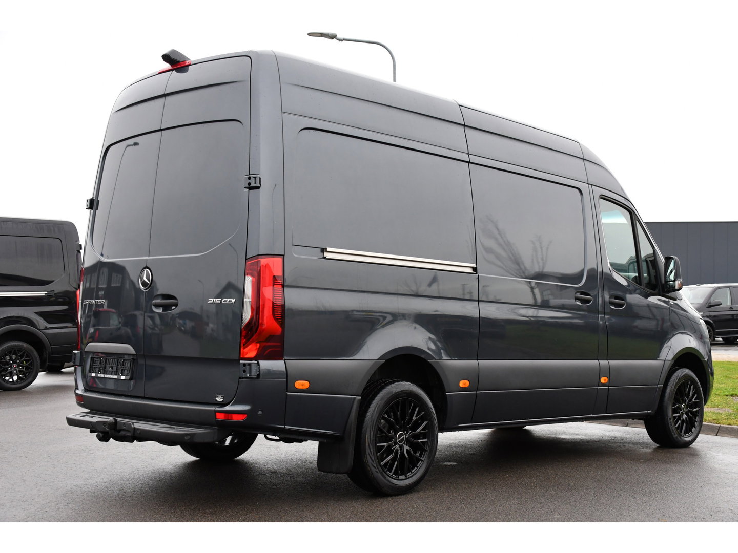 Mercedes-Benz Sprinter 315 1.9 CDI L2H2 RWD PB Edition Camera, Carplay, LED, 3500kg Trekhaak, Mbux, 150pk, Automaat, Clima, Stoelverwarming, Uniek!