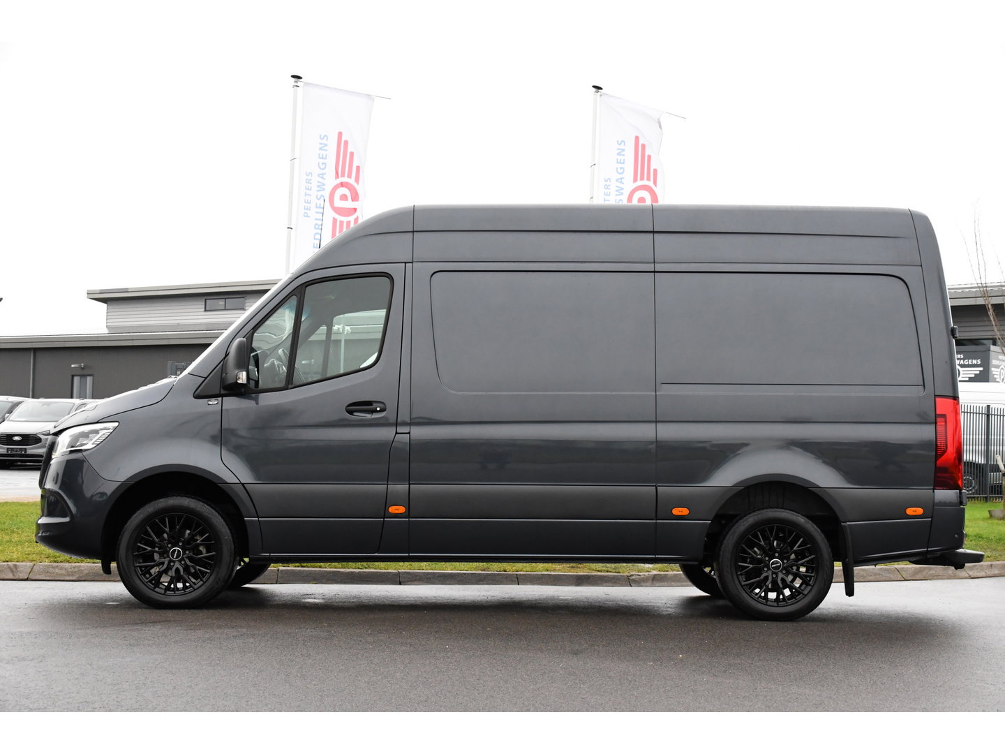Mercedes-Benz Sprinter 315 1.9 CDI L2H2 RWD PB Edition Camera, Carplay, LED, 3500kg Trekhaak, Mbux, 150pk, Automaat, Clima, Stoelverwarming, Uniek!