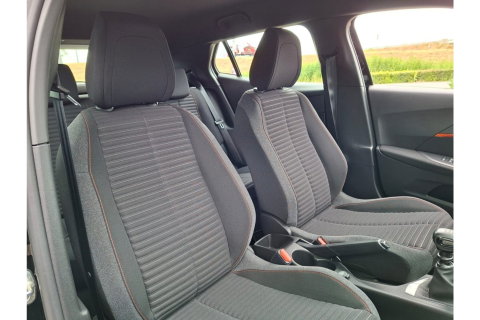 Peugeot 2008 1.2 PURETECH STYLE AIRCO NAVI CRUISE PDC CARPLAY STOELVW