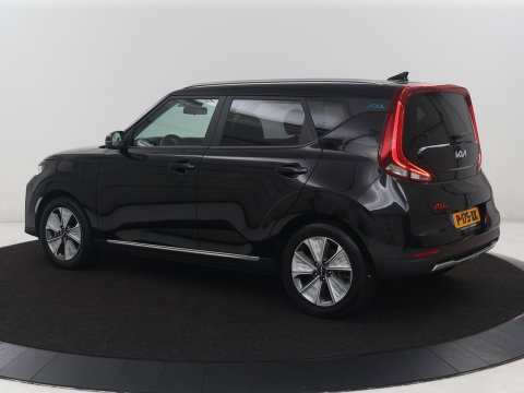 Kia e-Soul DynamicLine 64 kWh | SOH 97,5% | Cruise control | Carplay | Park assist | Camera | Climate control | Virtueel dashboard | plug-in