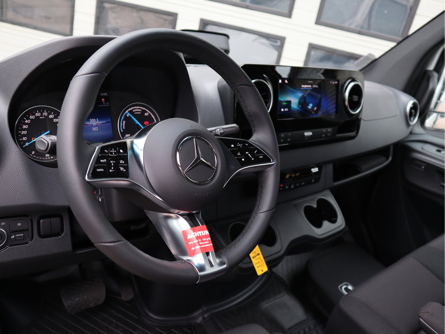 Mercedes-Benz eSprinter 320 81kWh L3 Open Laadbak 430 cm - Select - MBUX - Camera