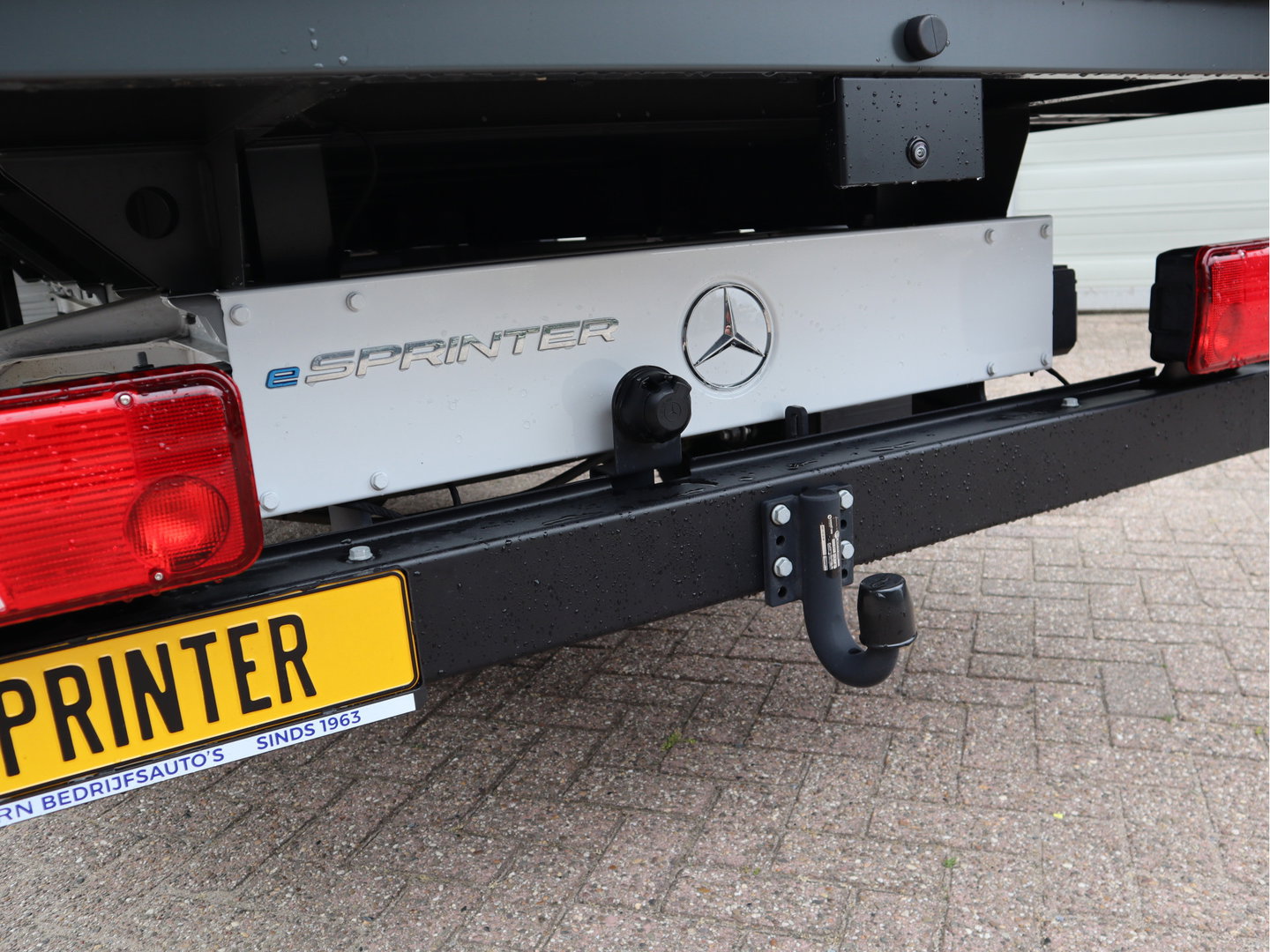 Mercedes-Benz eSprinter 320 81kWh L3 Open Laadbak 430 cm - Select - MBUX - Camera