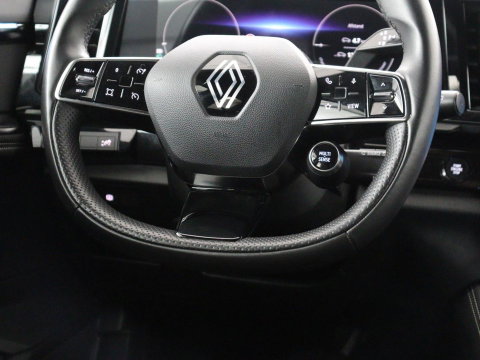 Renault Austral 1.3 mild hybrid | SOH 92,4% | Half leder | Climate control | Carplay | Virtual Dashboard | Adaptive Cruise | Camera | Park assist |