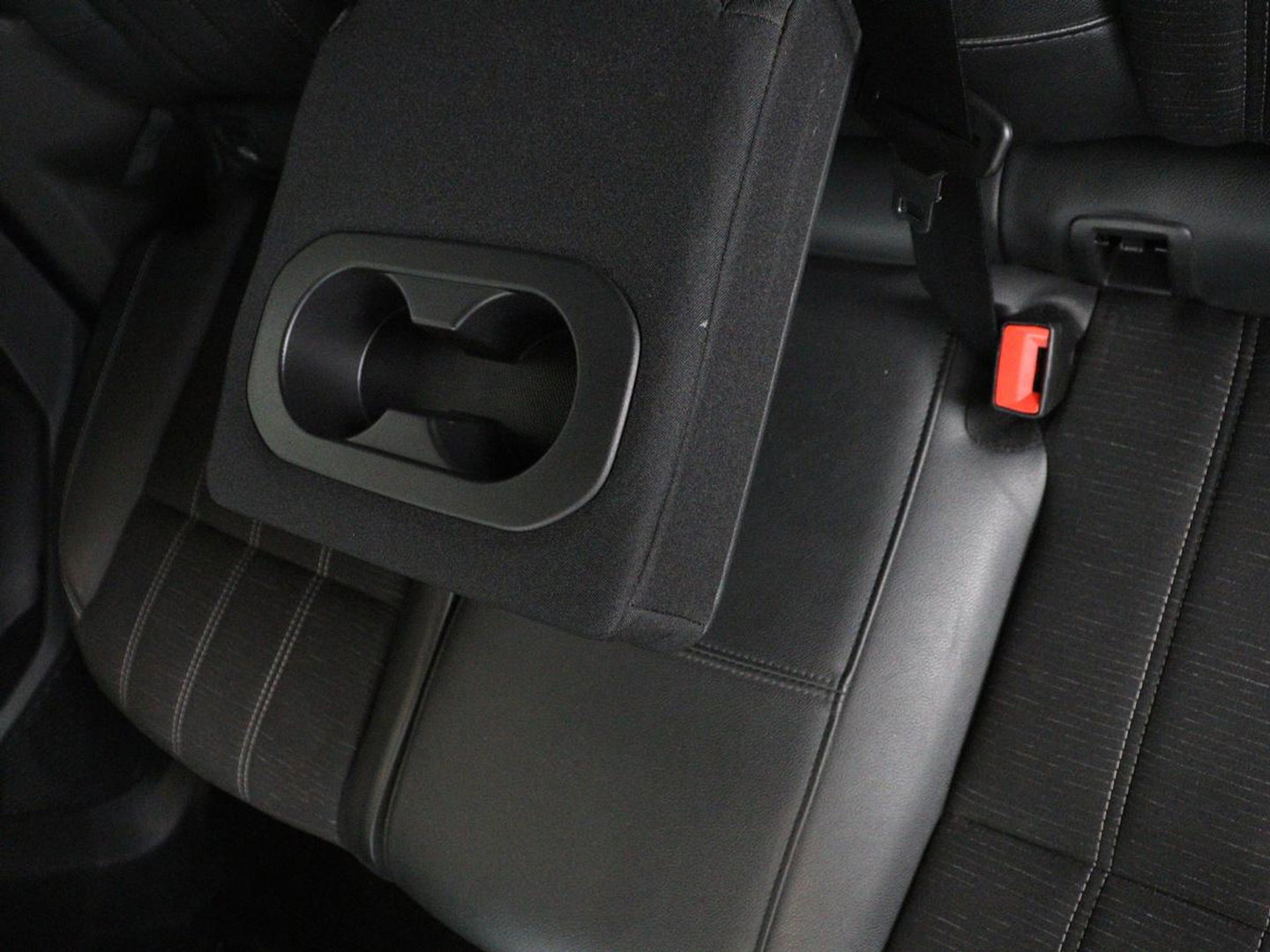 Renault Austral 1.3 mild hybrid | SOH 92,4% | Half leder | Climate control | Carplay | Virtual Dashboard | Adaptive Cruise | Camera | Park assist |