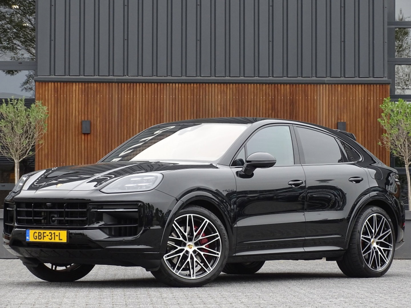 Porsche Cayenne Coupé 3.0 E-Hybrid 470PK / Sport Design / Bose / 2024 *NAP*