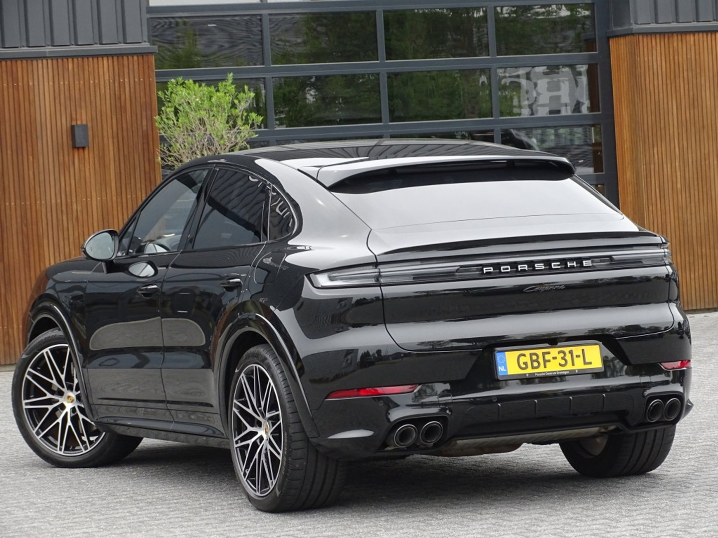 Porsche Cayenne Coupé 3.0 E-Hybrid 470PK / Sport Design / Bose / 2024 *NAP*