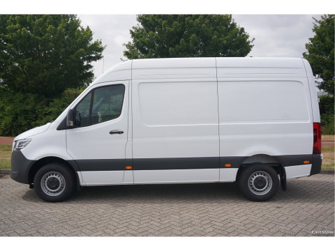 Mercedes-Benz Sprinter 317CDI Pro L2H2 BPM VRIJ!! 10.25" Mbux Cam, Gev. Stoel, 3.5T Trekgewicht, LED!! NR. A393*