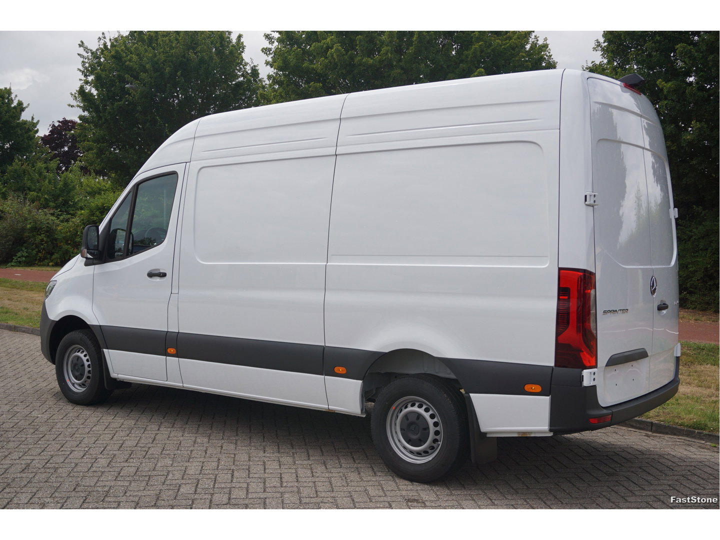 Mercedes-Benz Sprinter 317CDI Pro L2H2 BPM VRIJ!! 10.25" Mbux Cam, Gev. Stoel, 3.5T Trekgewicht, LED!! NR. A393*