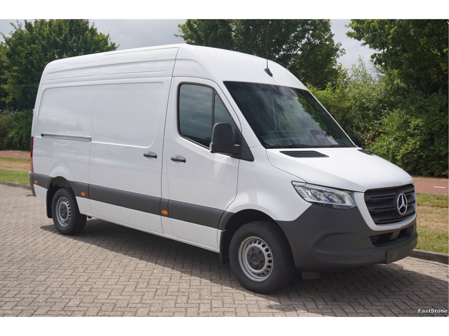 Mercedes-Benz Sprinter 317CDI Pro L2H2 BPM VRIJ!! 10.25" Mbux Cam, Gev. Stoel, 3.5T Trekgewicht, LED!! NR. A393*