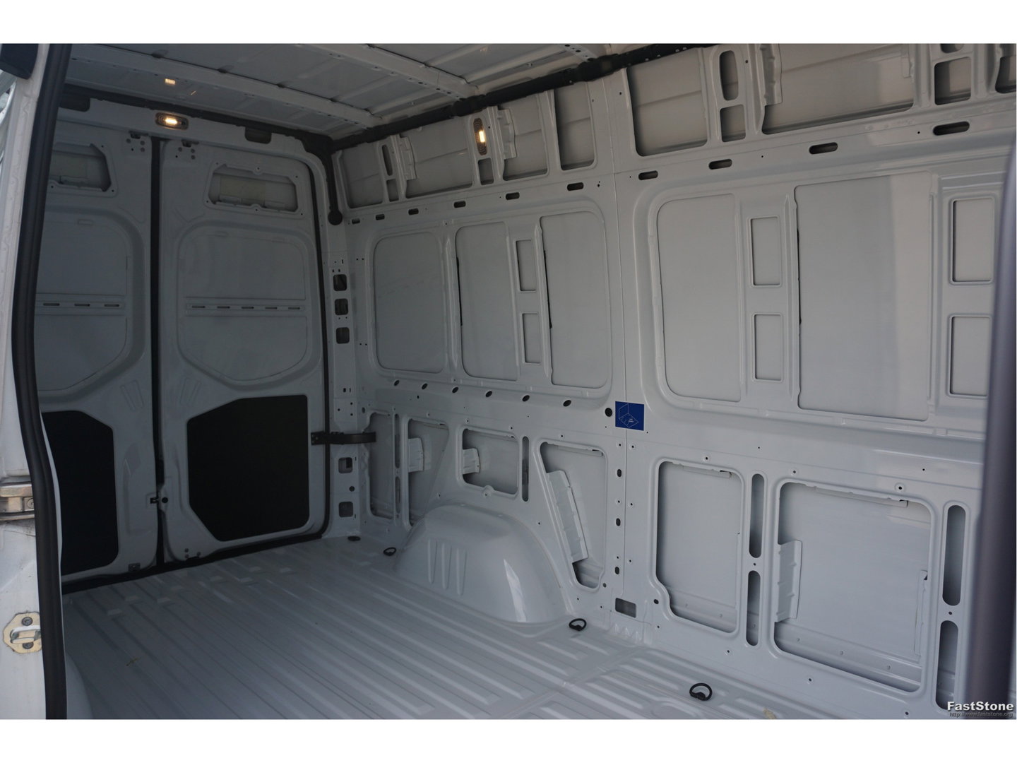 Mercedes-Benz Sprinter 317CDI Pro L2H2 BPM VRIJ!! 10.25" Mbux Cam, Gev. Stoel, 3.5T Trekgewicht, LED!! NR. A393*