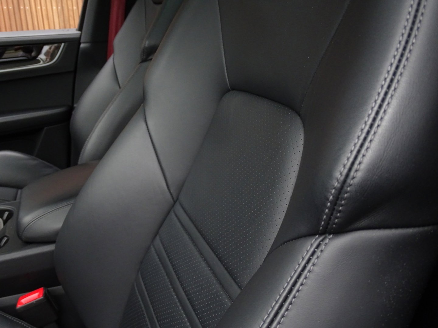 Porsche Cayenne Coupé 3.0 E-Hybrid 470PK / Sport Design / Bose / 2024 *NAP*