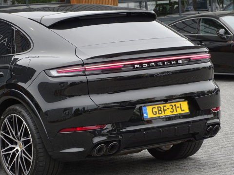 Porsche Cayenne Coupé 3.0 E-Hybrid 470PK / Sport Design / Bose / 2024 *NAP*