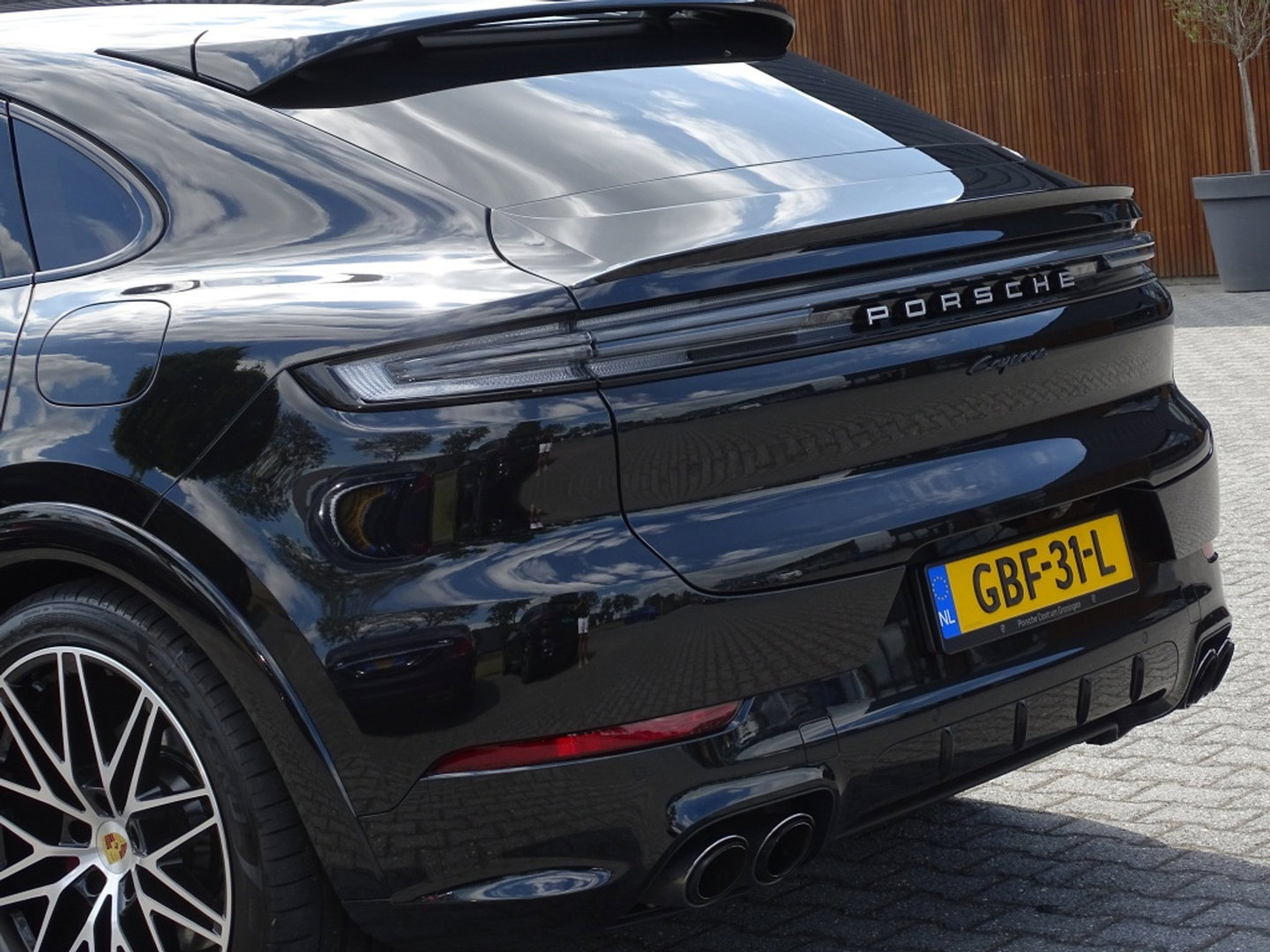 Porsche Cayenne Coupé 3.0 E-Hybrid 470PK / Sport Design / Bose / 2024 *NAP*